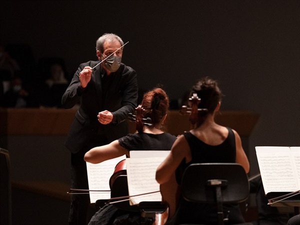 CRÍTICA / Compás de espera de la Orquesta Sinfónica  de Galicia (por Ramón García Balado)