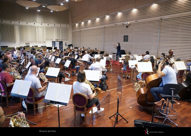 Gustavo Dudamel Y La Orquesta Titular Del Teatro Real Con