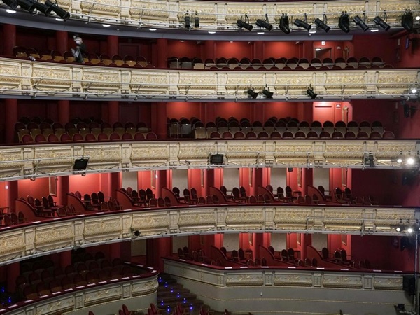 El Teatro Real refuerza protocolos de desinfección con luz ultravioleta en la sala principal