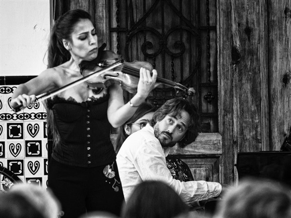 La violinista Leticia Moreno y el pianista Antonio Galera en concierto en La Beneficencia
