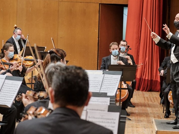 Crítica / Homenaje a José López Calo por la Real Filharmonía de Galicia (por Ramón García Balado)