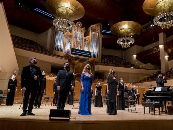 Crítica / El Coro Nacional de España celebra su 50 Aniversario - por Simón Andueza