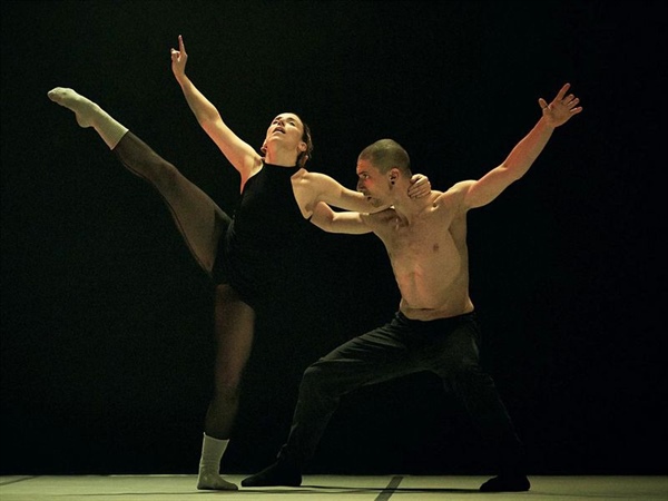 Iratxe Ansa e Igor Bacovich representan en el Arriaga "Al desnudo"
