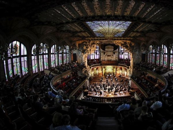 Crítica / Intérprete y obra a la par (Orquestra Simfònica Camera Musicae) - por Luis Suárez