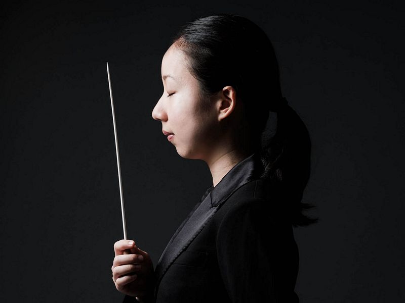 La directora Nodoka Okisawa debuta con la Real Filharmonía de Galicia