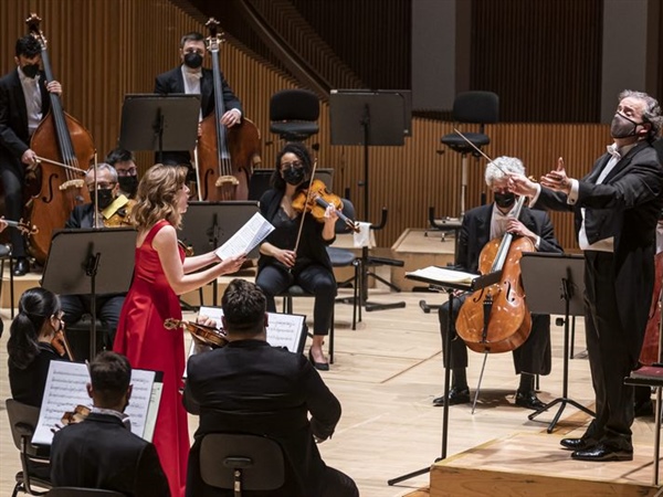 Crítica / Mundo cruel (Orquesta de la Comunidad Valenciana) - por Ferrer-Molina