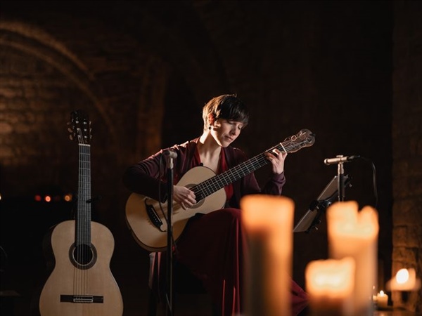 Crítica / Concierto a la luz de las velas (Silvia Nogales) - por Luis Suárez