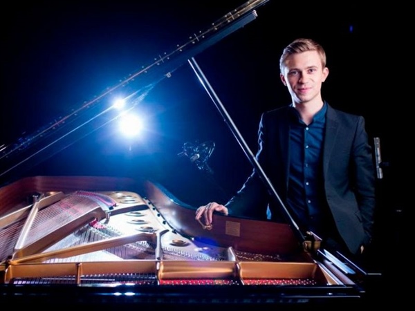 Dmytro Choni con la Orquesta de RTVE en el Festival Internacional de Santander