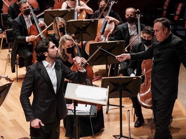 Crítica / Jonathan Tetelman, un joven tenor en ascenso - por Juan Francisco Román Rodríguez