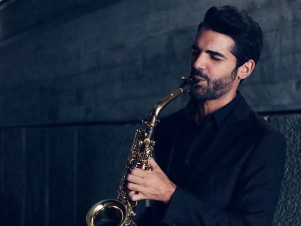 El saxofonista sevillano Manu Brazo debuta en la Philharmonie de Berlín