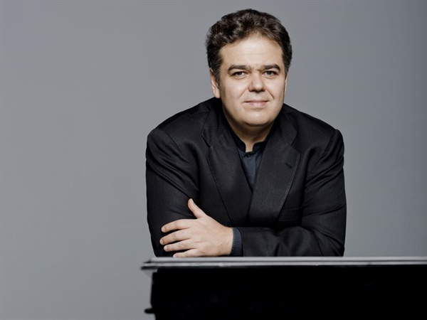 El pianista Arcadi Volodos, segunda cita de la temporada 2021-22 de Fundación Baluarte