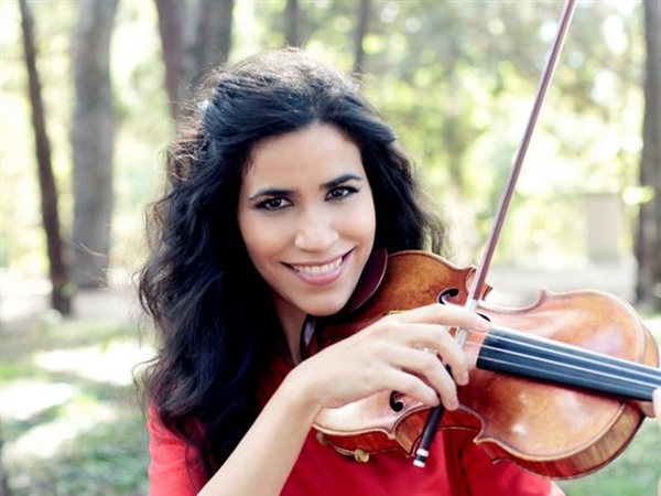 Ana María Valderrama, Nuria Núñez-Hierro y Pablo González con la Orquesta Nacional de España