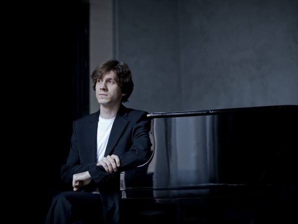 Crítica / Rafal Blechacz y no solamente Chopin - por Juan Berberana