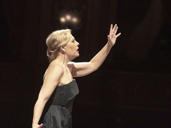 Crítica / Sondra Radvanovsky deslumbró en el Colón - por Néstor Echevarría