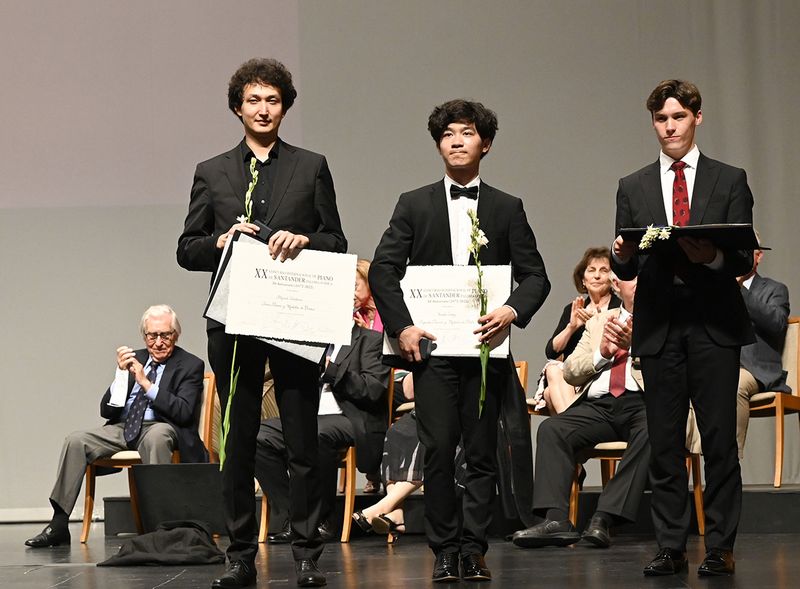 Jaeden Izik-Dzurko, Primer Premio del XX Concurso Internacional de Piano de Santander