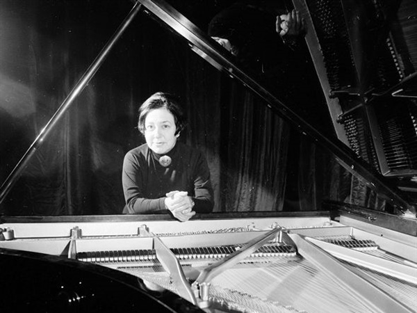 OPINIÓN #LasMusas / Alicia de Larrocha, nacida para el piano - por Paula Coronas