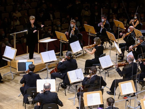 Anja Bihlmaier dirige la Sinfonía del Nuevo Mundo de Dvorák con la Orquesta Nacional de España