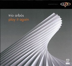 “PLAY IT AGAIN” (Obras de BUNCH, MOZETICH, GRUNDMAN, KATS-CHERNIN, SCHOENFIELD, COREA). 